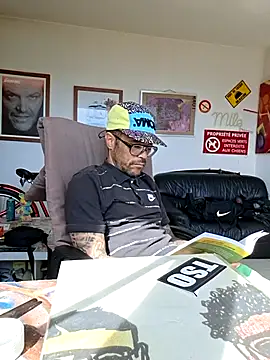 mileflav0r online show from May 2026 08:18:01 AM