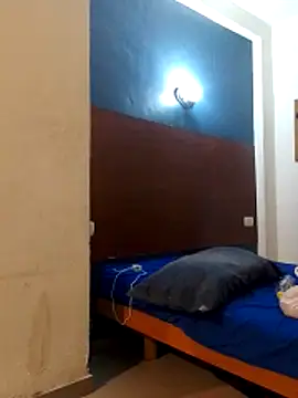 Snapshot of BURN666ING chatting on December 2025 01:00:02 AM BURN666ING online show from December 2025 01:00:02 AM