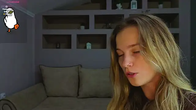 LinaCristonsen online show from October 2025 05:25:02 PM