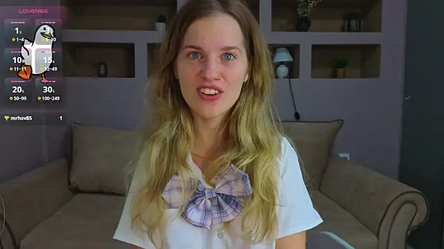 LinaCristonsen online show from October 2025 02:24:01 PM