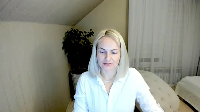 Snapshot of Alicee_Gracee chatting on December 2024 08:05:01 PM Alicee Gracee online show from December 2024 08:05:01 PM