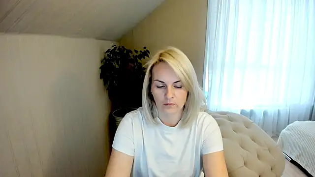 Snapshot of Alicee_Gracee chatting on December 2024 10:19:02 AM Alicee Gracee online show from December 2024 10:19:02 AM
