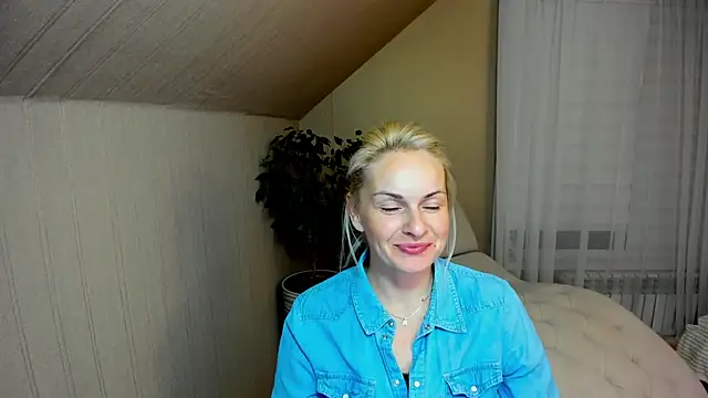 Snapshot of Alicee_Gracee chatting on December 2024 07:22:01 PM Alicee Gracee online show from December 2024 07:22:01 PM