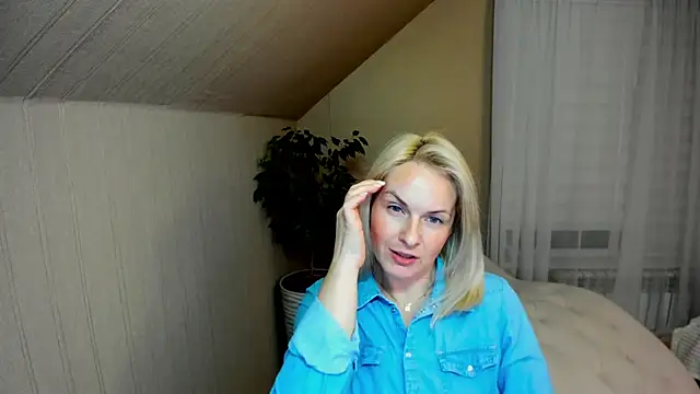 Snapshot of Alicee_Gracee chatting on December 2024 07:57:01 PM Alicee Gracee online show from December 2024 07:57:01 PM