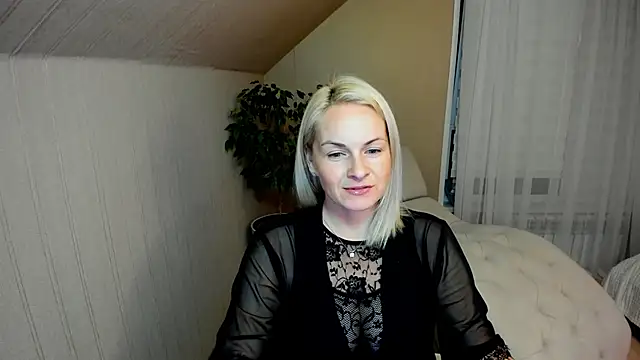 Snapshot of Alicee_Gracee chatting on December 2024 07:15:02 PM Alicee Gracee online show from December 2024 07:15:02 PM