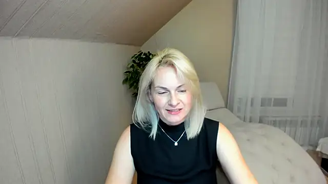 Snapshot of Alicee_Gracee chatting on December 2024 07:10:01 PM Alicee Gracee online show from December 2024 07:10:01 PM