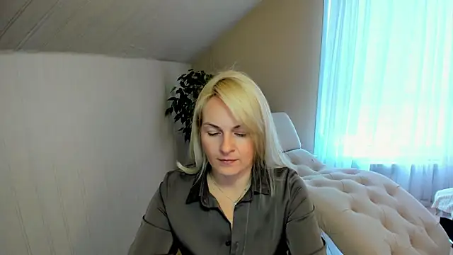 Snapshot of Alicee_Gracee chatting on December 2024 07:40:01 AM Alicee Gracee online show from December 2024 07:40:01 AM