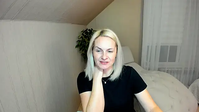 Snapshot of Alicee_Gracee chatting on December 2024 04:50:01 PM Alicee Gracee online show from December 2024 04:50:01 PM
