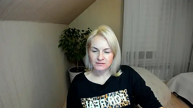 Snapshot of Alicee_Gracee chatting on January 2025 06:14:01 PM Alicee Gracee online show from January 2025 06:14:01 PM
