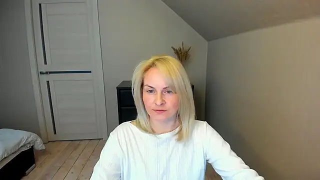 Snapshot of Alicee_Gracee chatting on February 2025 02:04:01 PM Alicee Gracee online show from February 2025 02:04:01 PM
