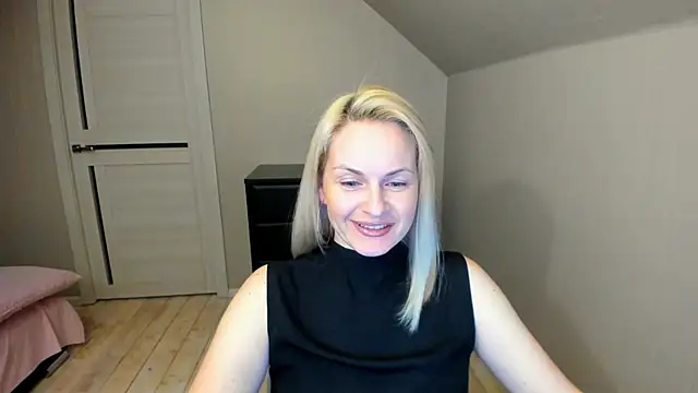 Snapshot of Alicee_Gracee chatting on March 2025 06:23:01 PM Alicee Gracee online show from March 2025 06:23:01 PM