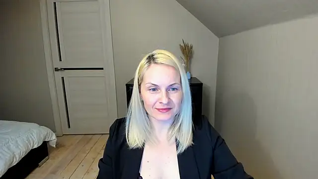Snapshot of Alicee_Gracee chatting on March 2025 06:44:02 PM Alicee Gracee online show from March 2025 06:44:02 PM