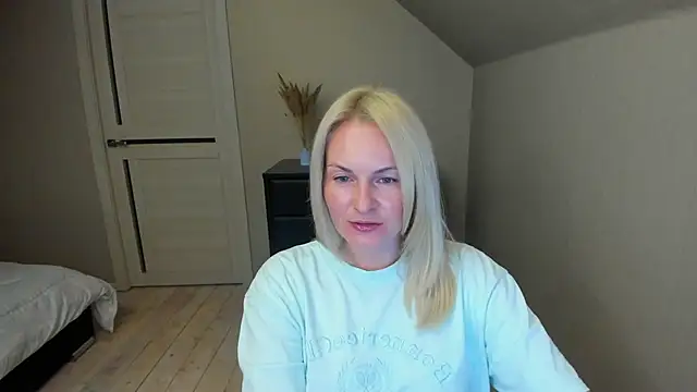 Snapshot of Alicee_Gracee chatting on October 2025 06:51:02 PM Alicee Gracee online show from October 2025 06:51:02 PM