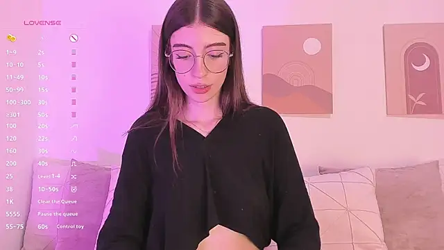 Snapshot of Mia_Heartt chatting on March 2025 10:15:01 PM Mia Heartt online show from March 2025 10:15:01 PM