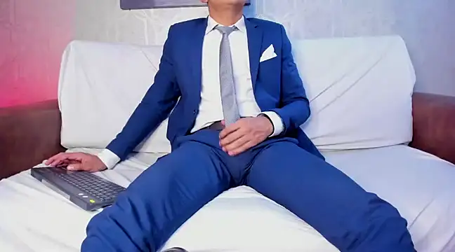 Lucii fer  online show from March 2025 05:22:01 PM