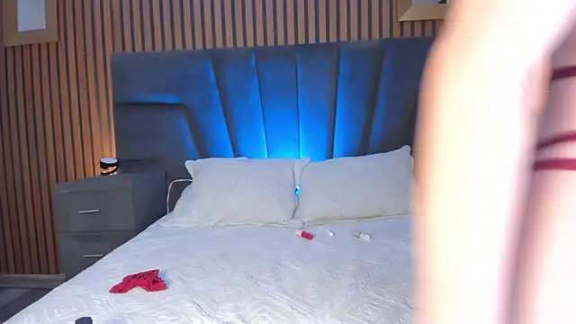 NaxaAndLexi  online show from December 2025 02:47:02 PM