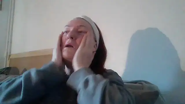 Snapshot of Tillieuk chatting on January 2026 01:38:02 PM Tillieuk online show from January 2026 01:38:02 PM