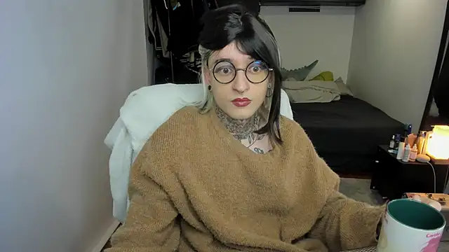 ShiiraVelkor online show from October 2025 09:31:01 AM