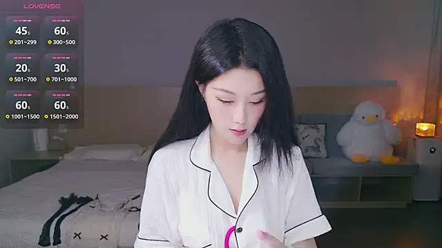 Lucky-baby online show from September 2025 01:15:01 PM