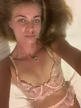 Snapshot of -OliWow- chatting on January 2025 01:48:01 PM -OliWow- online show from January 2025 01:48:01 PM