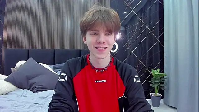 Snapshot of braxiboy chatting on February 2025 08:21:01 PM braxiboy online show from February 2025 08:21:01 PM