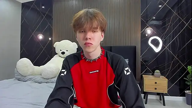 Snapshot of braxiboy chatting on February 2025 12:22:02 PM braxiboy online show from February 2025 12:22:02 PM