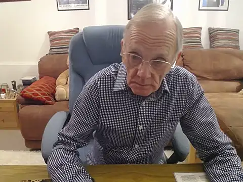 Snapshot of Ferret7777 chatting on October 2025 10:04:02 PM Ferret7777 online show from October 2025 10:04:02 PM