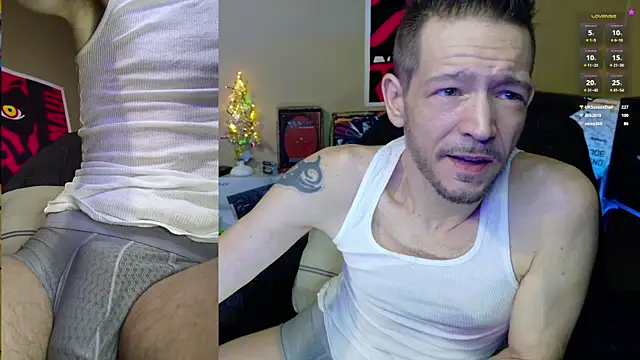 Snapshot of MasterForgedRayy chatting on December 2024 08:13:01 AM MasterForgedRayy online show from December 2024 08:13:01 AM