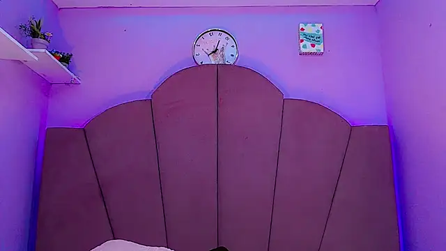 SexyValeriaa online show from March 2025 04:47:01 AM