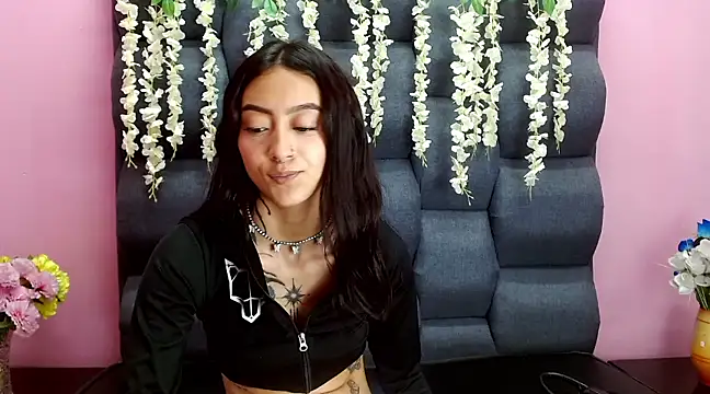 Miaa Thopmson online show from March 2025 07:10:02 PM