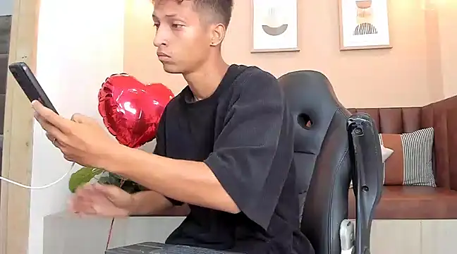 wolf james123 online show from February 2025 01:59:01 PM