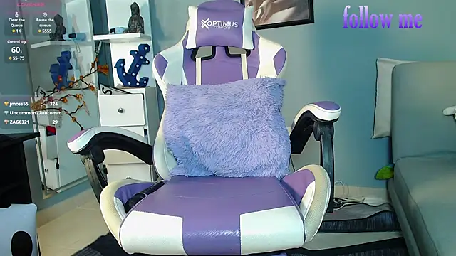 zoey-fox online show from March 2025 05:00:02 AM