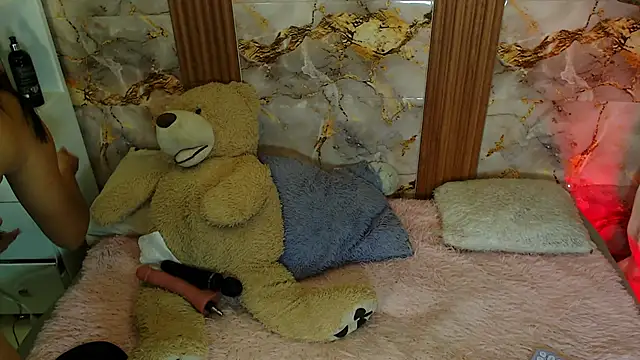 zoey-fox online show from November 2025 11:04:01 PM