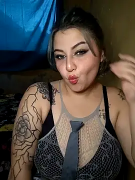 Snapshot of iDogrose21 chatting on November 2025 11:36:02 PM iDogrose21 online show from November 2025 11:36:02 PM