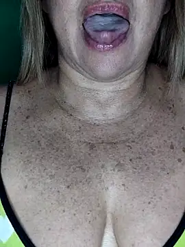 Kasandra Ho online show from September 2025 01:06:01 AM