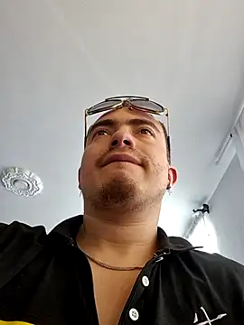 dragon1006 online show from October 2025 09:04:02 PM