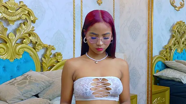 Snapshot of LucyLeah chatting on October 2025 02:10:01 PM LucyLeah online show from October 2025 02:10:01 PM