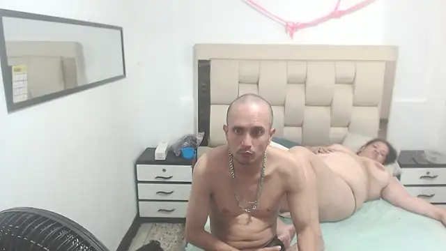 Snapshot of Candy_and_Jh0n chatting on February 2025 08:10:01 AM Candy and Jh0n online show from February 2025 08:10:01 AM