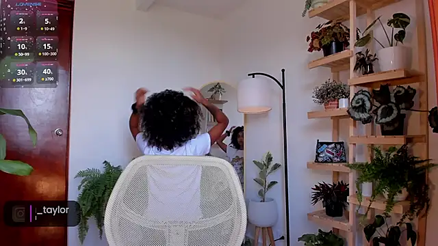 Snapshot of Johaphyton chatting on December 2024 07:11:01 PM Johaphyton online show from December 2024 07:11:01 PM