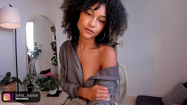 Snapshot of Johaphyton chatting on February 2025 08:13:02 PM Johaphyton online show from February 2025 08:13:02 PM