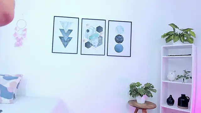 Abriil7 online show from February 2025 03:30:01 AM