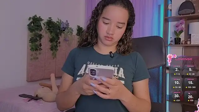 emilyrouxe online show from April 2026 03:50:01 PM