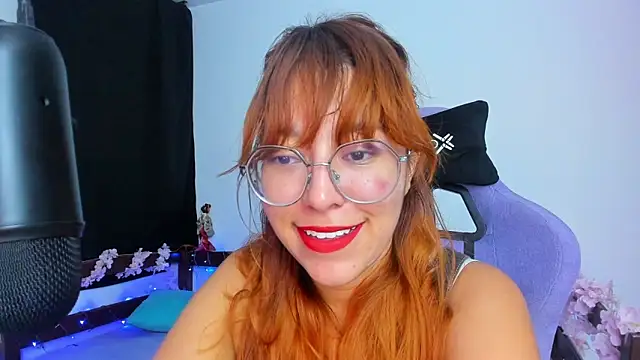  Moon Johnson online show from October 2025 11:49:02 PM