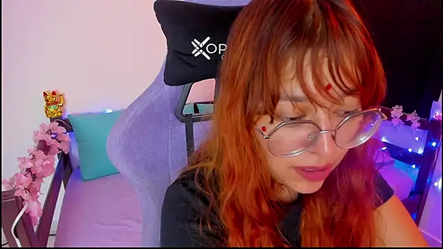  Moon Johnson online show from October 2025 01:51:02 AM