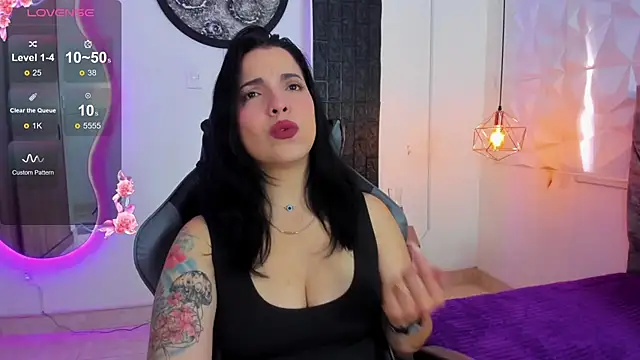 tatiana sc online show from November 2025 01:22:01 PM