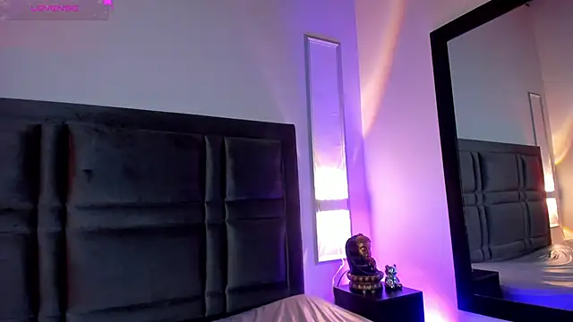 Snapshot of EmmaBecket2 chatting on March 2025 04:02:02 AM EmmaBecket2 online show from March 2025 04:02:02 AM