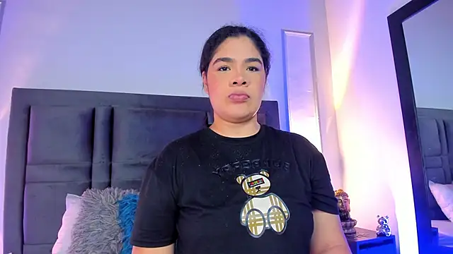 Snapshot of EmmaBecket2 chatting on September 2025 12:21:01 PM EmmaBecket2 online show from September 2025 12:21:01 PM