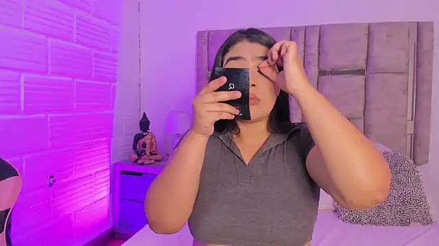 Snapshot of EmmaBecket2 chatting on November 2025 04:01:02 AM EmmaBecket2 online show from November 2025 04:01:02 AM