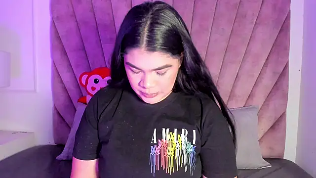 Snapshot of EmmaBecket2 chatting on February 2026 08:05:01 PM EmmaBecket2 online show from February 2026 08:05:01 PM