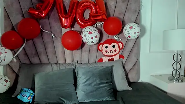 Snapshot of EmmaBecket2 chatting on February 2026 08:49:02 PM EmmaBecket2 online show from February 2026 08:49:02 PM